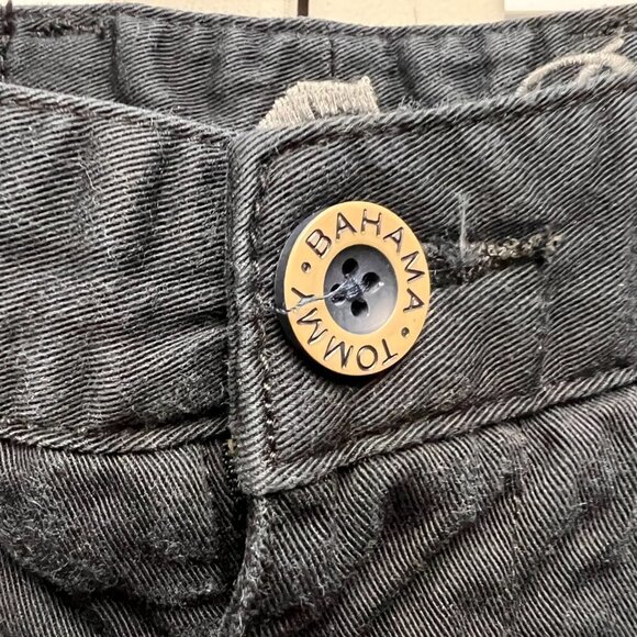 TOMMY BAHAMA Men's Size 32 Nave Shorts with 9" inseam - Picture 2 of 5